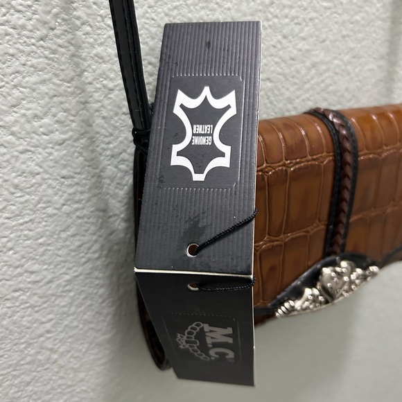 NWT. M.C Brighton Brown & Black Croc-Embossed Crossbody Purse. - Picture 3 of 16